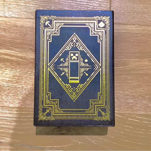 Minecraft Essential Handbooks Series - Picture 3 of 14